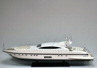 Катер MANGUSTA . Длина - 88 см. Материал - дерево. Цена - 24400 руб